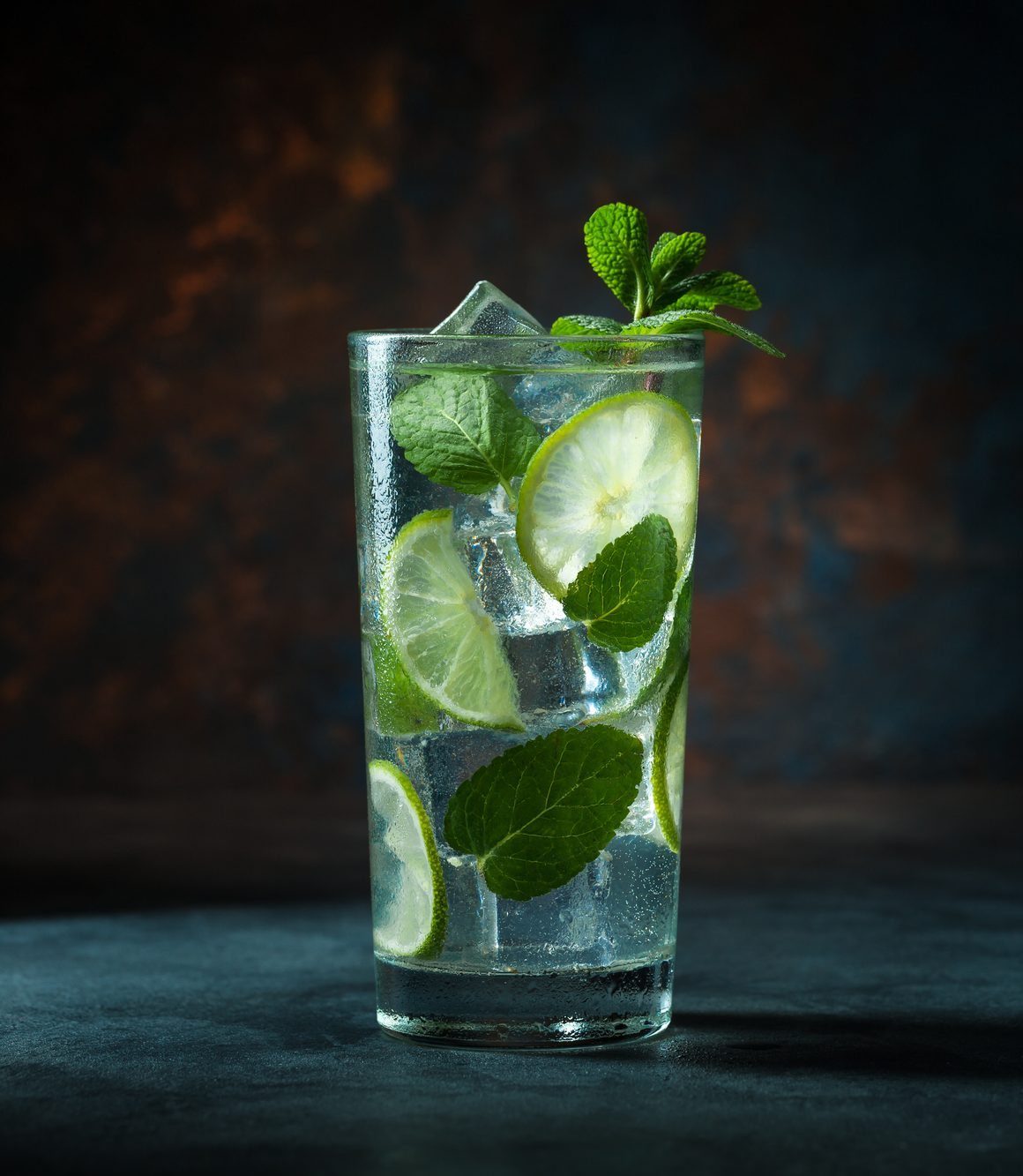 Highball glace, citron vert et menthe fraiche.